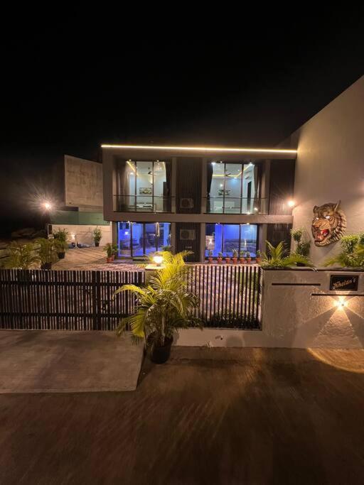 Stayhaven Starmount 4Bhk & Pool Βομβάη Εξωτερικό φωτογραφία