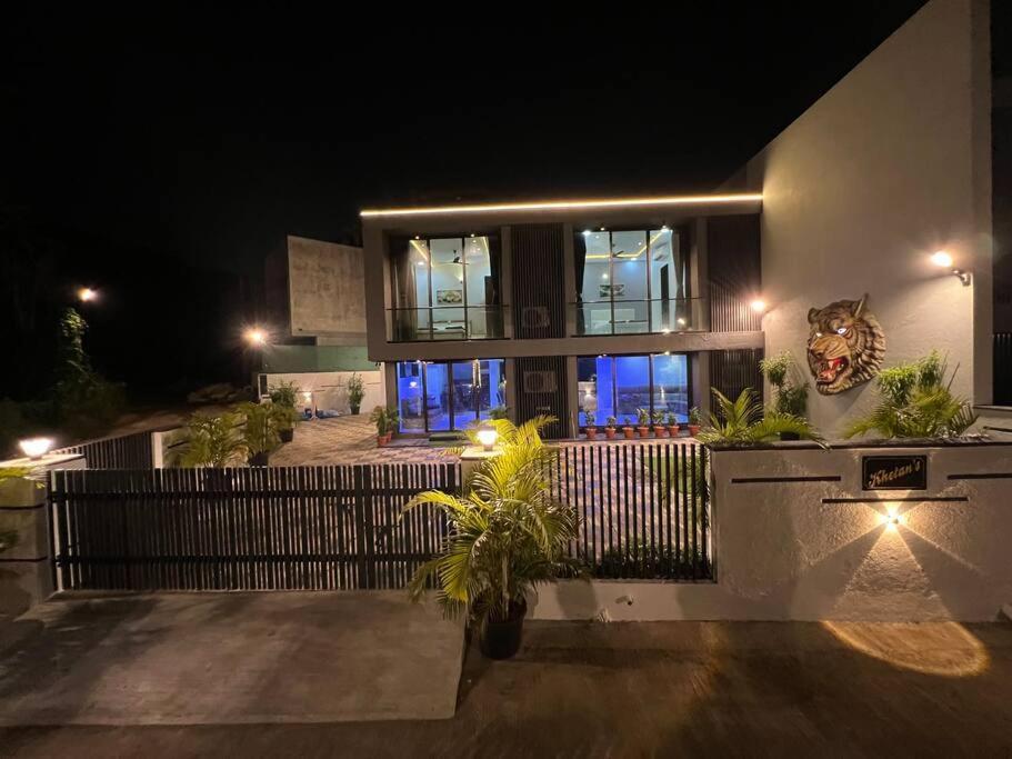 Stayhaven Starmount 4Bhk & Pool Βομβάη Εξωτερικό φωτογραφία
